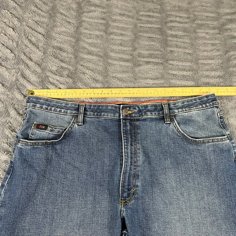 Wrangler 20X Style 01 Relaxed Fit Men's Jeans Medium Wash‎ Blue Denim 40x32